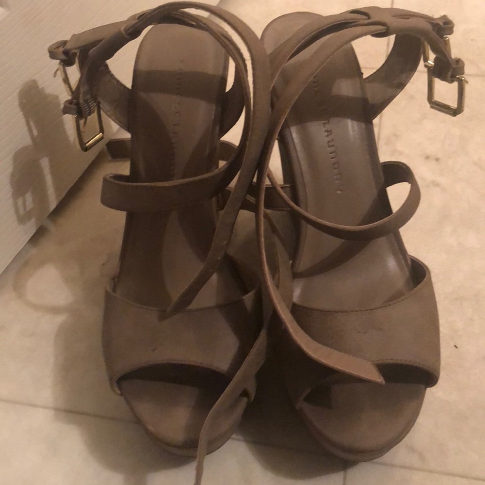 Chinese Laundry Wedge Heel (9.5)